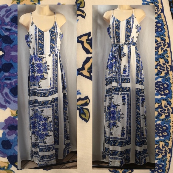 Size 12. Scarf print maxi dress with side slits - Picture 8 of 8